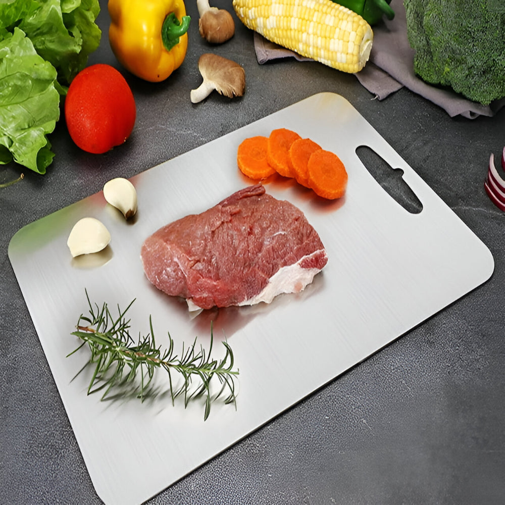 Tagliere da cucina in metallo titanio per preparazione alimenti