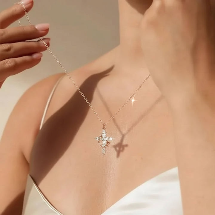 Korshalsband med krona – Guld, silver & roséguld – Tro & symbolik