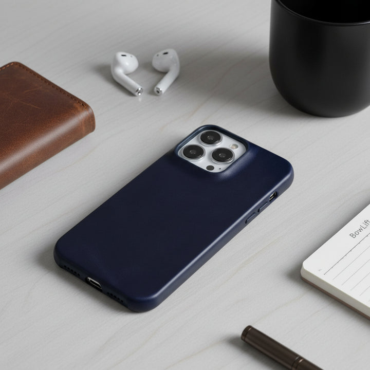 Genuine Leather iPhone Case With Oil Wax Finish For Enhanced Texture And Durability - Image 4