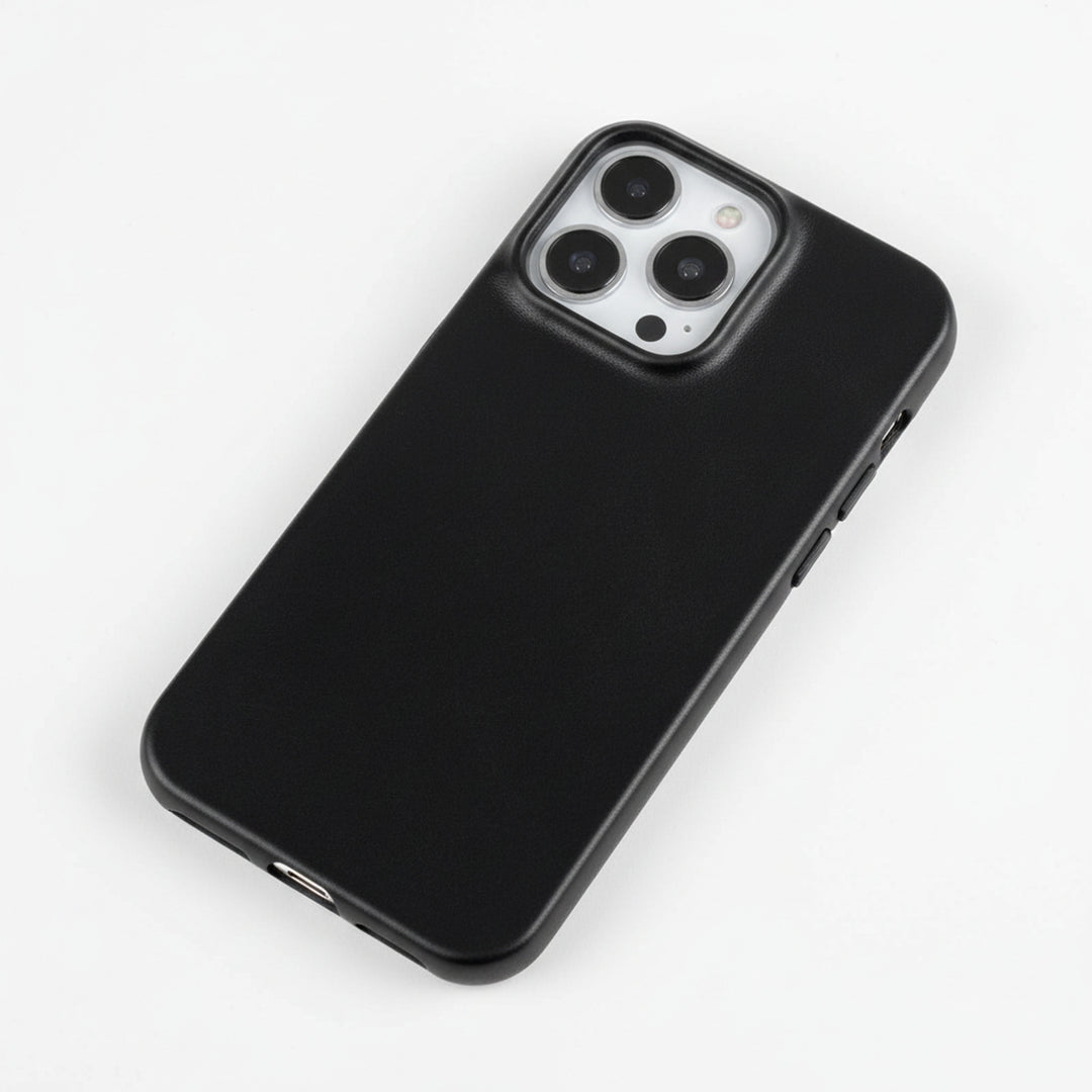 Genuine Leather iPhone Case With Oil Wax Finish For Enhanced Texture And Durability - Image 3