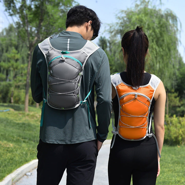 Hydration Vest With Mesh Straps And Detachable Bladder Compartment For Running And Outdoor Activities - Image 2