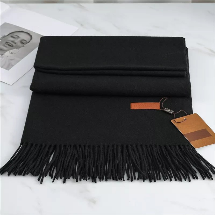Sciarpa invernale calda e accogliente, lavorata a maglia, morbida con frange e texture