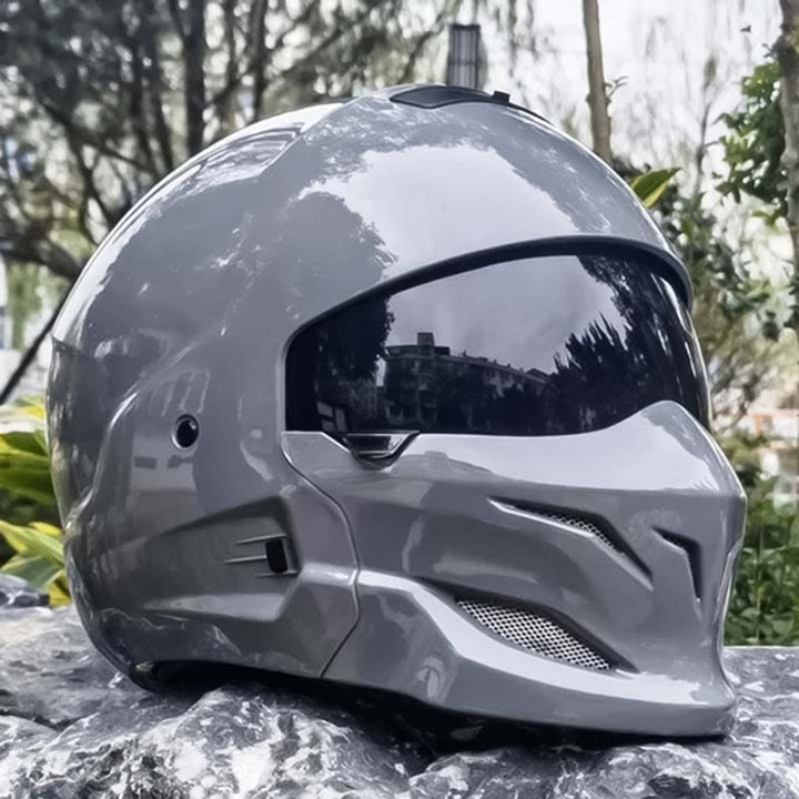 Motorcycle Helmet with Secure Full-Face Design and Visor - Image 2