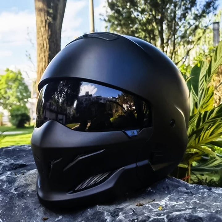 Motorcycle Helmet with Secure Full-Face Design and Visor - Image 5