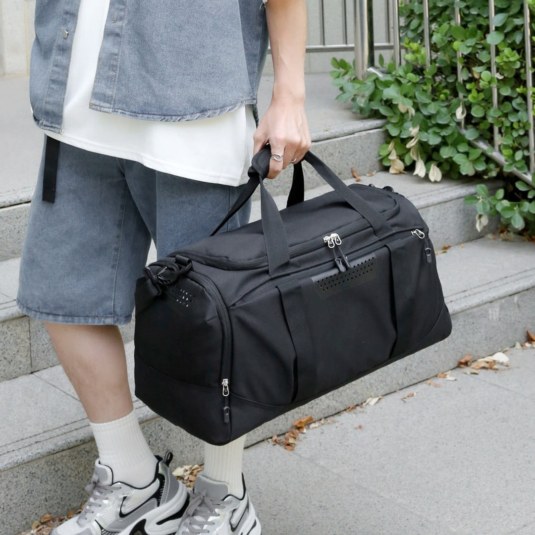 Travel Duffel Bag With Sporty Design Featuring Dedicated Storage Spaces And Easy Carrying On The Move - Image 5
